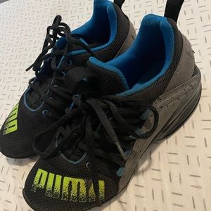 Big kids Puma Gymshoes